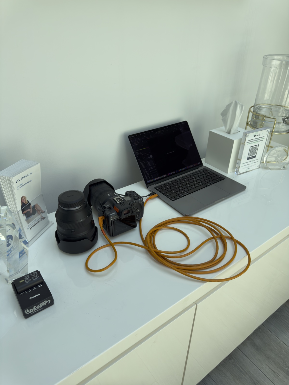 DIT tethering station: Capture One live on set